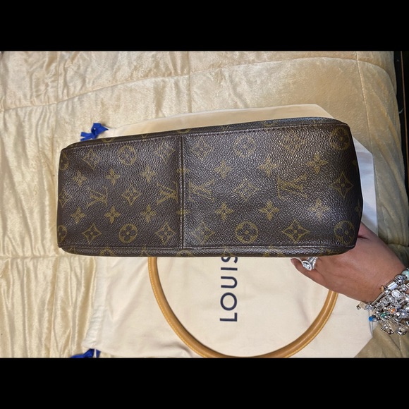 Louis Vuitton Looping GM - Picture 8 of 13